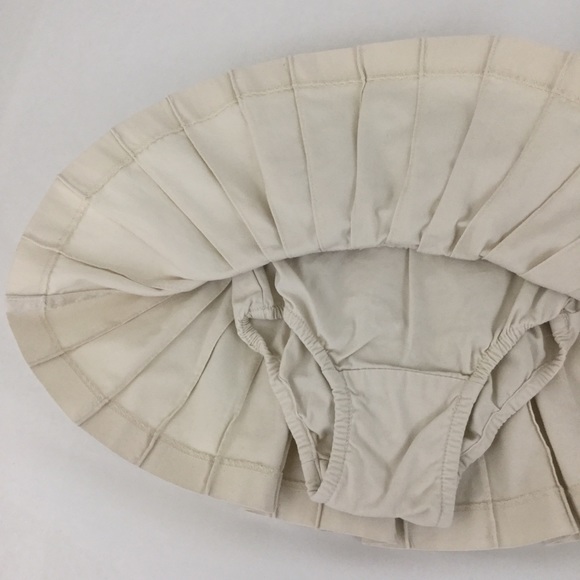 Girl’s Gap Pleated Skirt - Picture 2 of 4